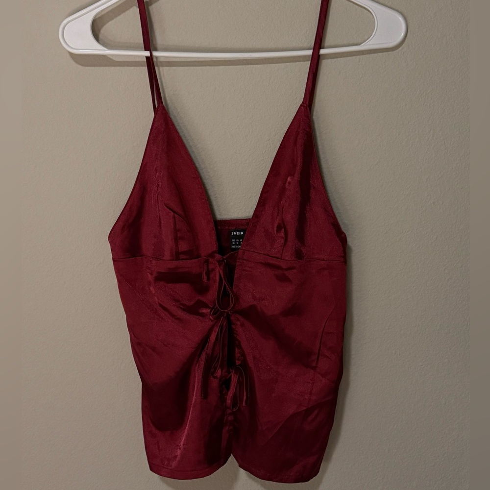 SHEIN Front Tie Going Out Top